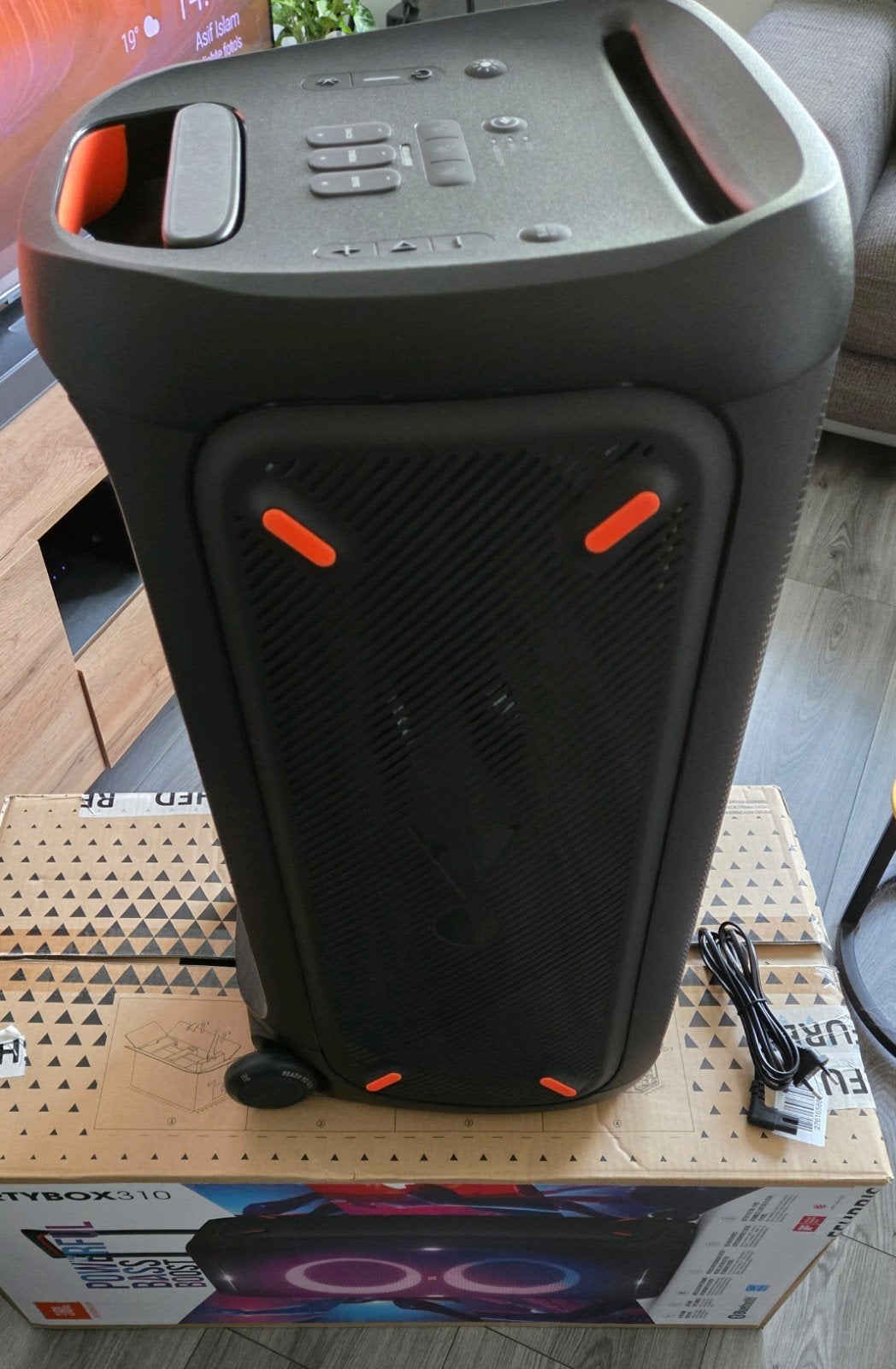 Foto 9 van Nieuw JBL PARTYBOX 310 2 maand oud + factuur,absoluut nieuw
