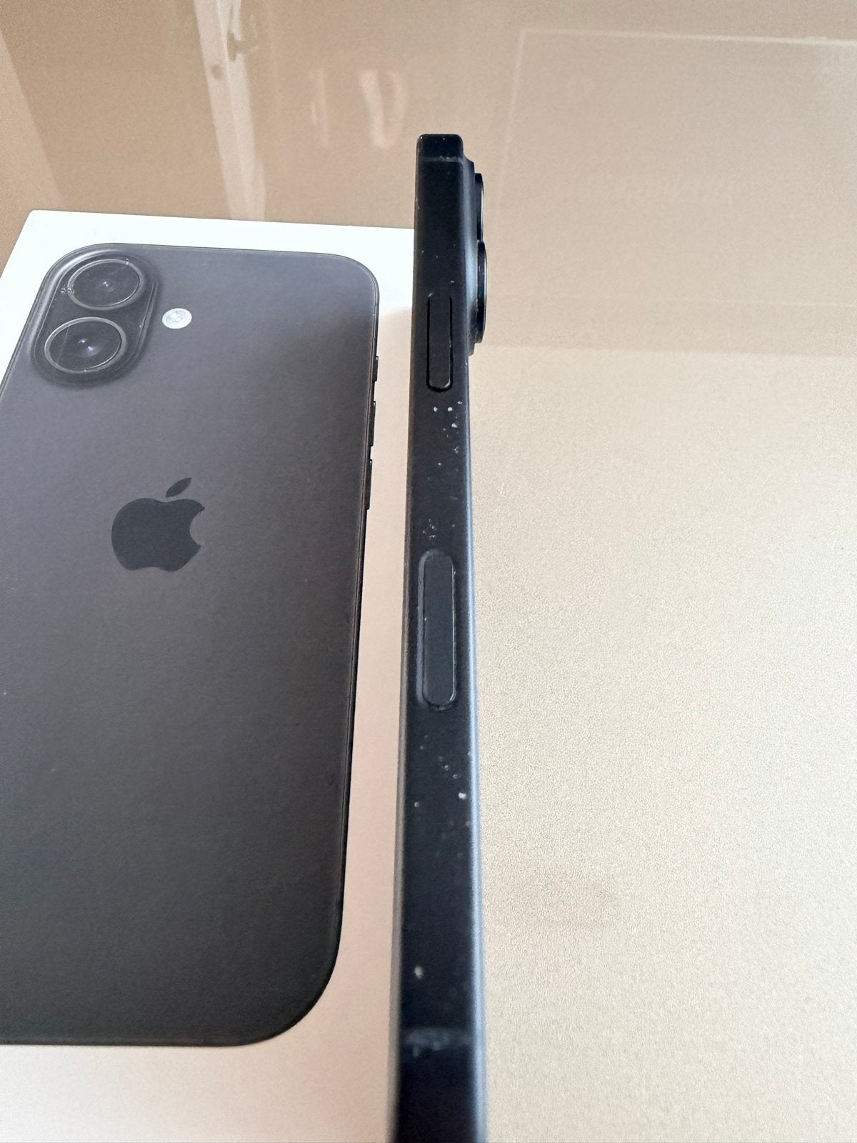 Foto 4 van iPhone 16 128GB
