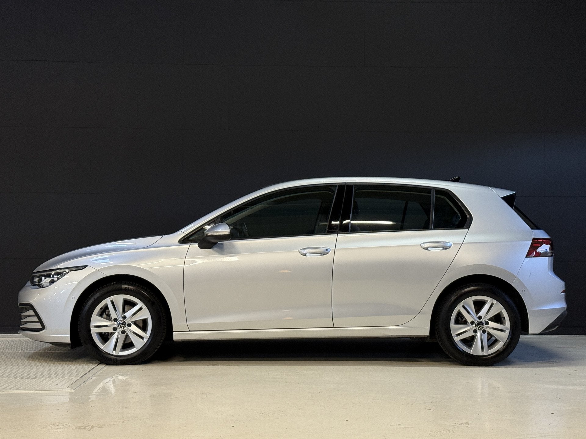 Volkswagen Golf 1.5 TSI Life Business | Memory stoelen | Cam, Voorwielaandrijving, Stof, 4 cilinders, Origineel Nederlands