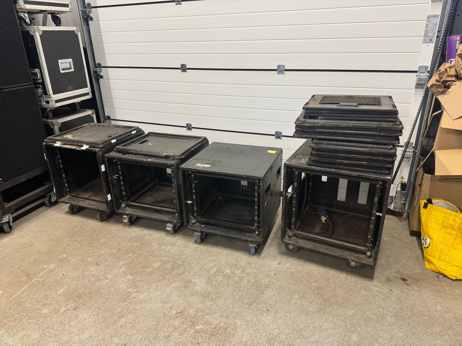 4x Geveerd Versterkerrack 19 inch (2x 10HE, 2x 8HE), Ophalen of Verzenden, Gebruikt, Overige instrumenten
