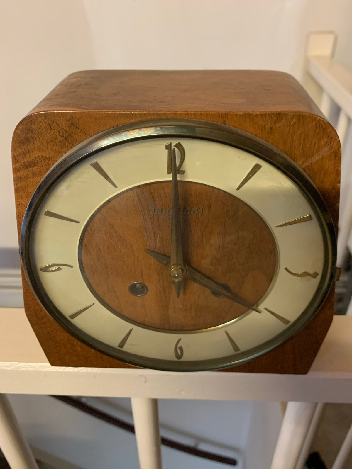 Vintage Junghans tafelklok - Houten behuizing, Ophalen