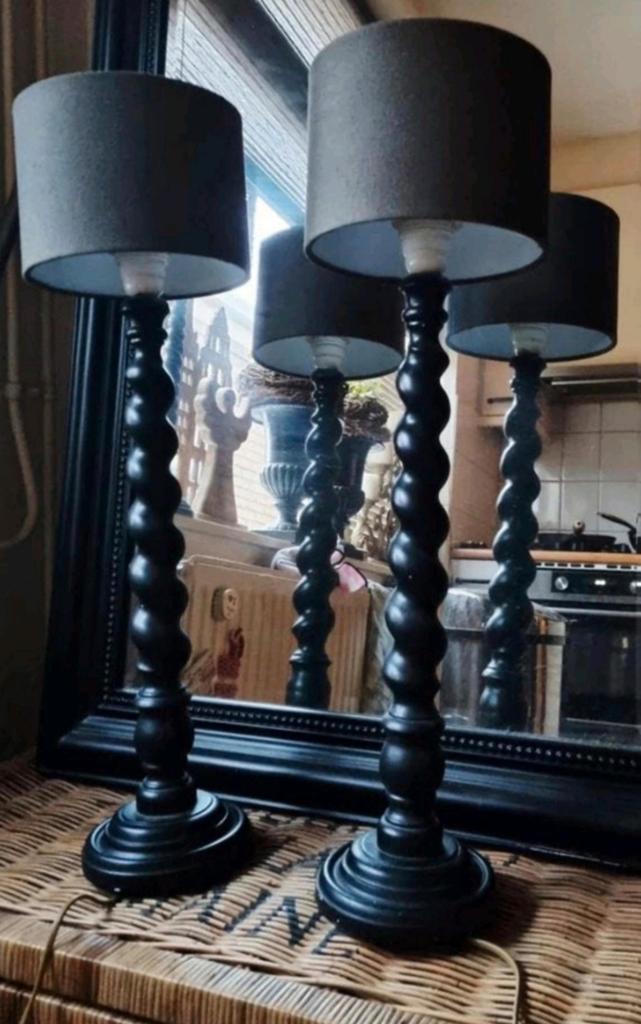 2 oude vintage Brocante gedraaide schemerlampen shabby hout, Ophalen, Hout, Minder dan 50 cm