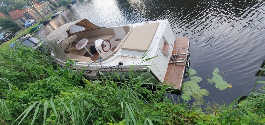 Deluxe boot Amore 595, Watersport en Boten, Motorboten en Motorjachten, Overige merken, Binnenboordmotor, Zonnedek, 5 m
