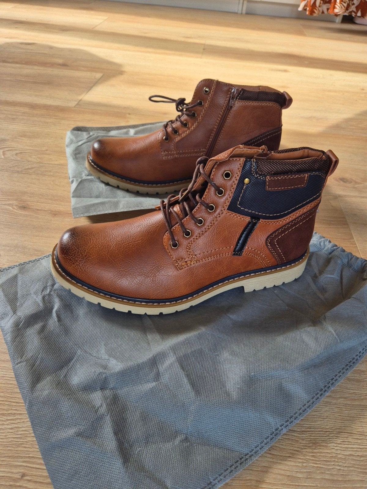 Heren winterschoenen Nieuw! Maat 42, Kleding | Heren, Ophalen of Verzenden, Nieuw, Bruin