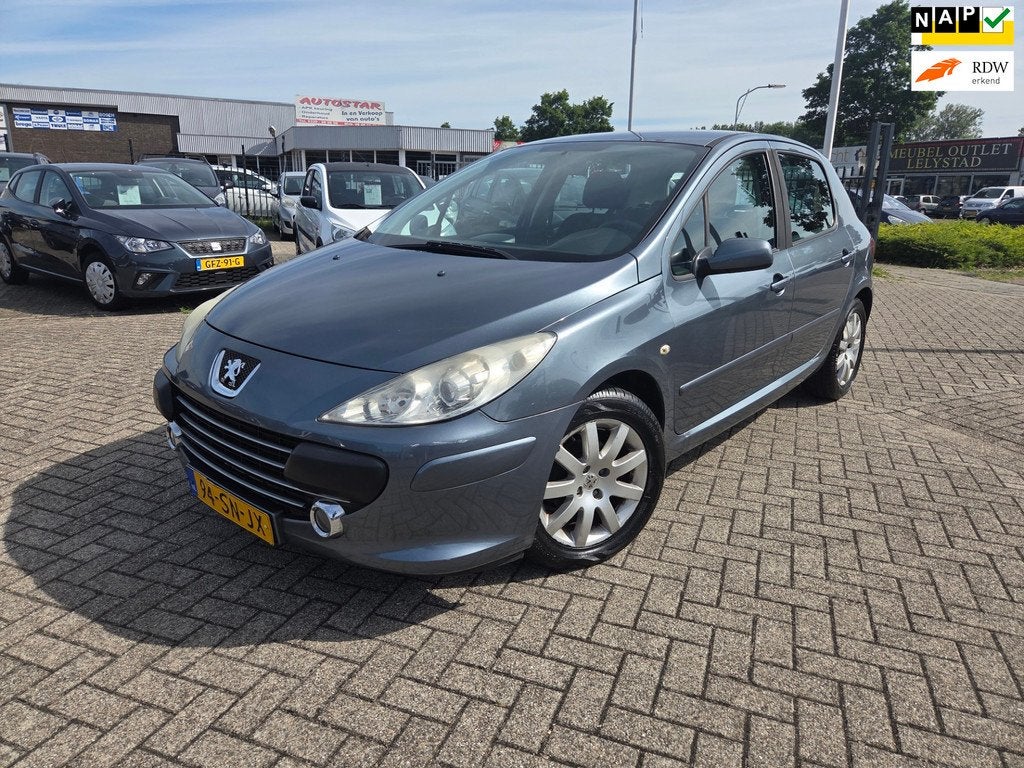 Peugeot 307 1.6-16V XS/NIEUW APK+4 NIEUW BANDEN/TREKHAAK, Voorwielaandrijving, Gebruikt, 4 cilinders, Handgeschakeld