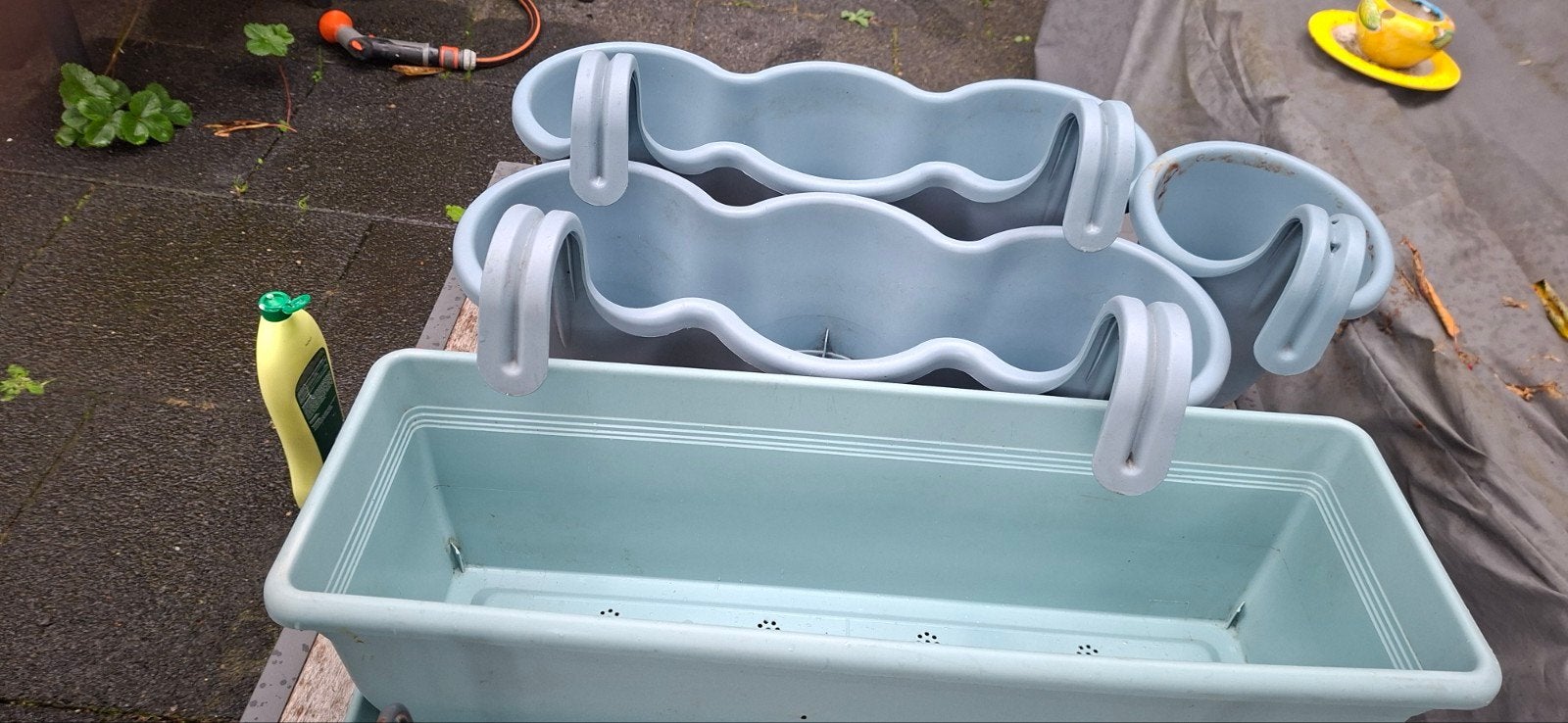 Set van 3 plantenbakken - 2 hangend, 1 rechthoekig, Tuin en Terras, Ophalen, Kunststof, Gebruikt, Balkon