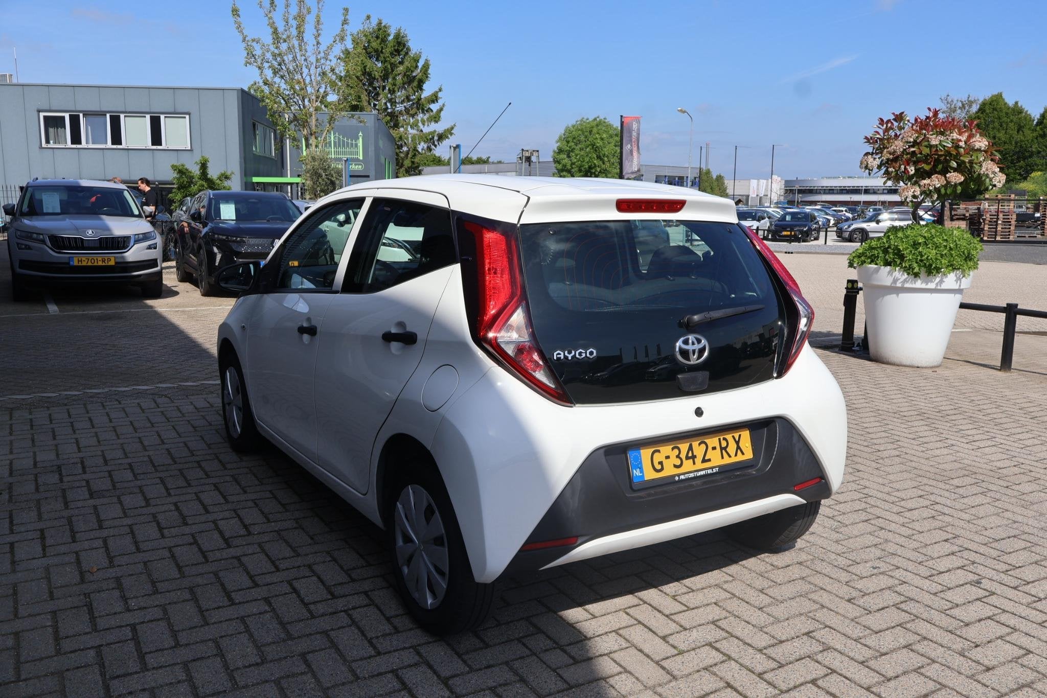 Toyota Aygo 1.0 VVT-i x-fun 1e Eigenaar | Dealer Onderh | BT, Auto's, Voorwielaandrijving, Stof, Gebruikt, Euro 6