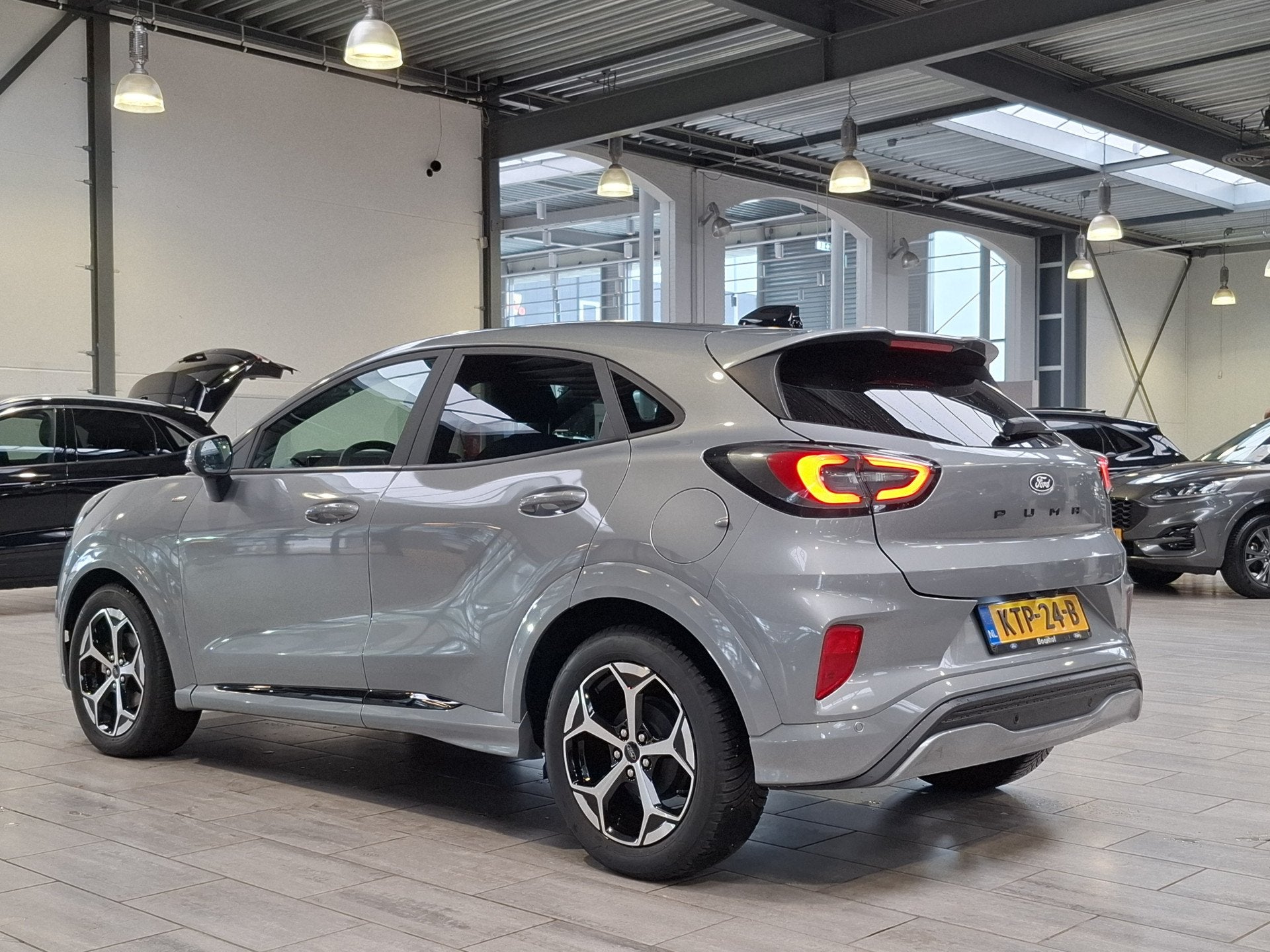 Ford Puma EcoBoost Hybrid 125pk ST-Line X | Winter Pack | El, Auto's, Ford, 12 maanden, 125 pk, Bedrijf, Automatische klimaatregeling