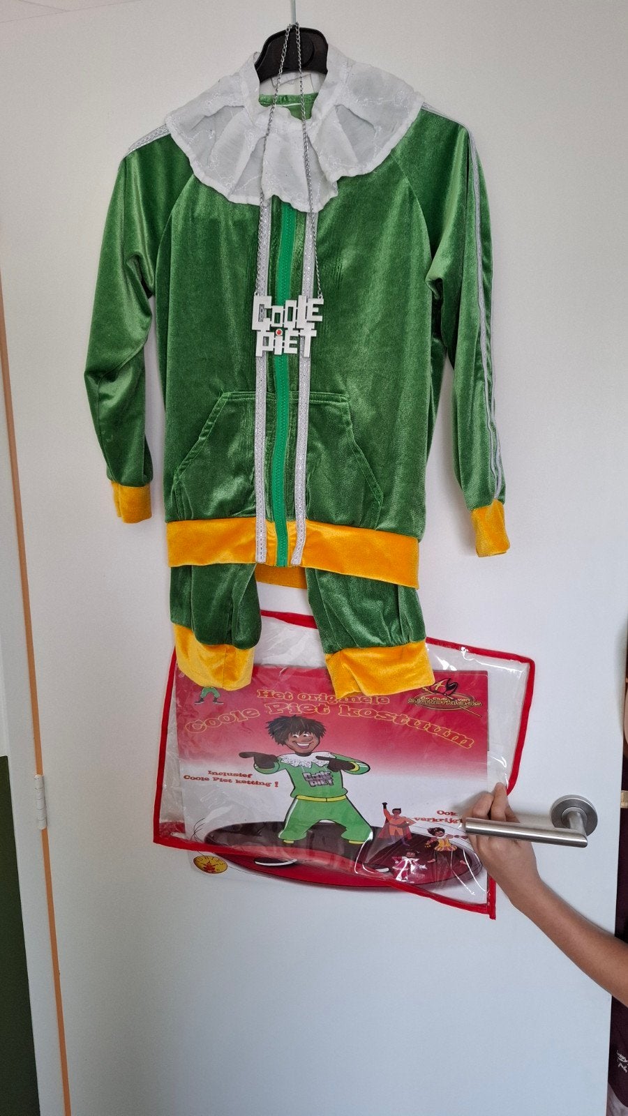 Club van Sinterklaas pak , coole piet met ketting maat 128 ., Verzenden, Gedragen, Carnaval, Accessoires