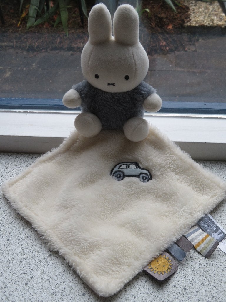 Knuffeldoek Nijntje Fluffy Miffy merk Tiamo Dick Bruna auto, Konijn, Ophalen of Verzenden, Zo goed als nieuw, Wasbaar