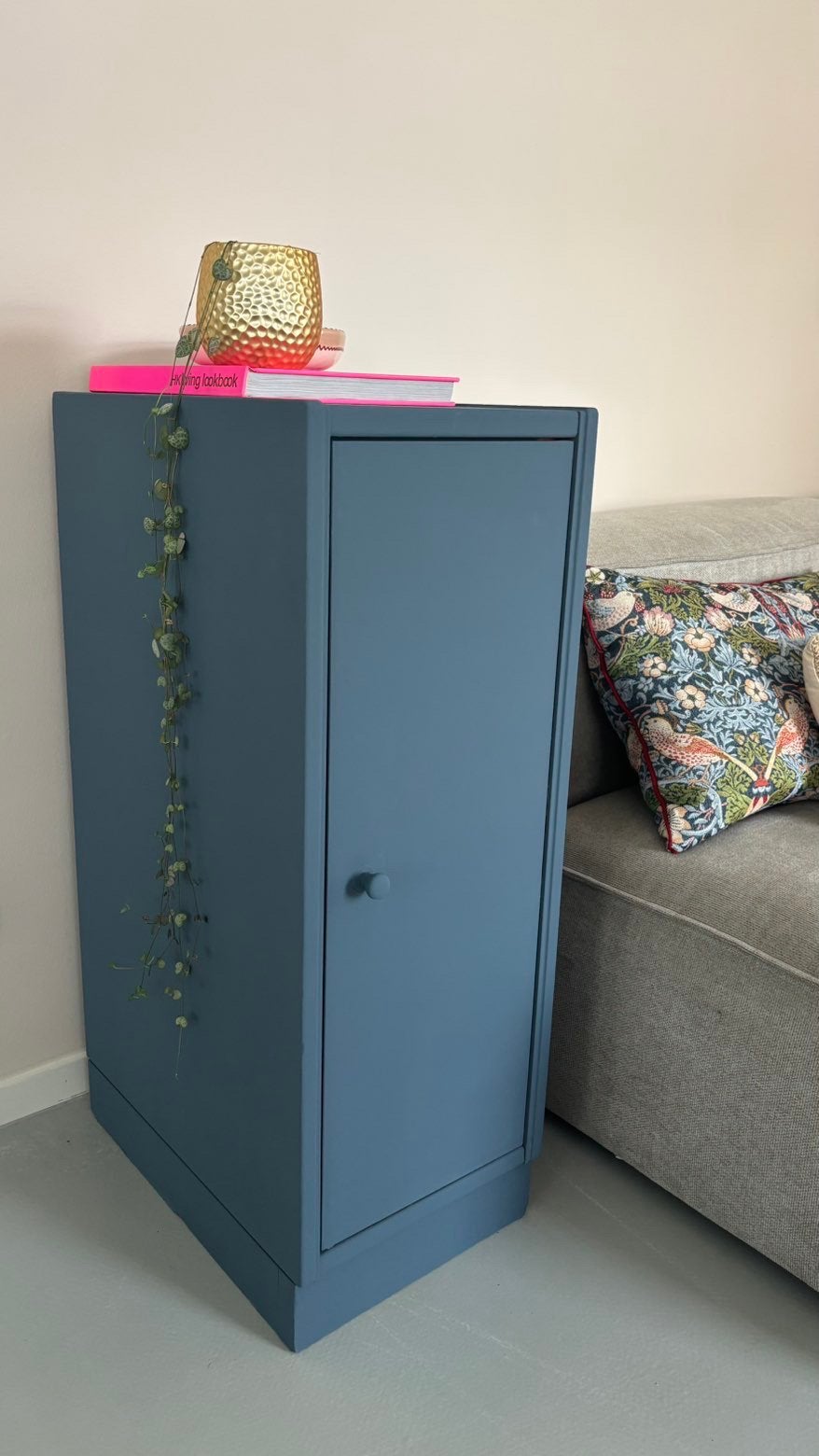 Boulevard blue kastje, Ophalen, Minder dan 50 cm, Zo goed als nieuw, Met lade(s)