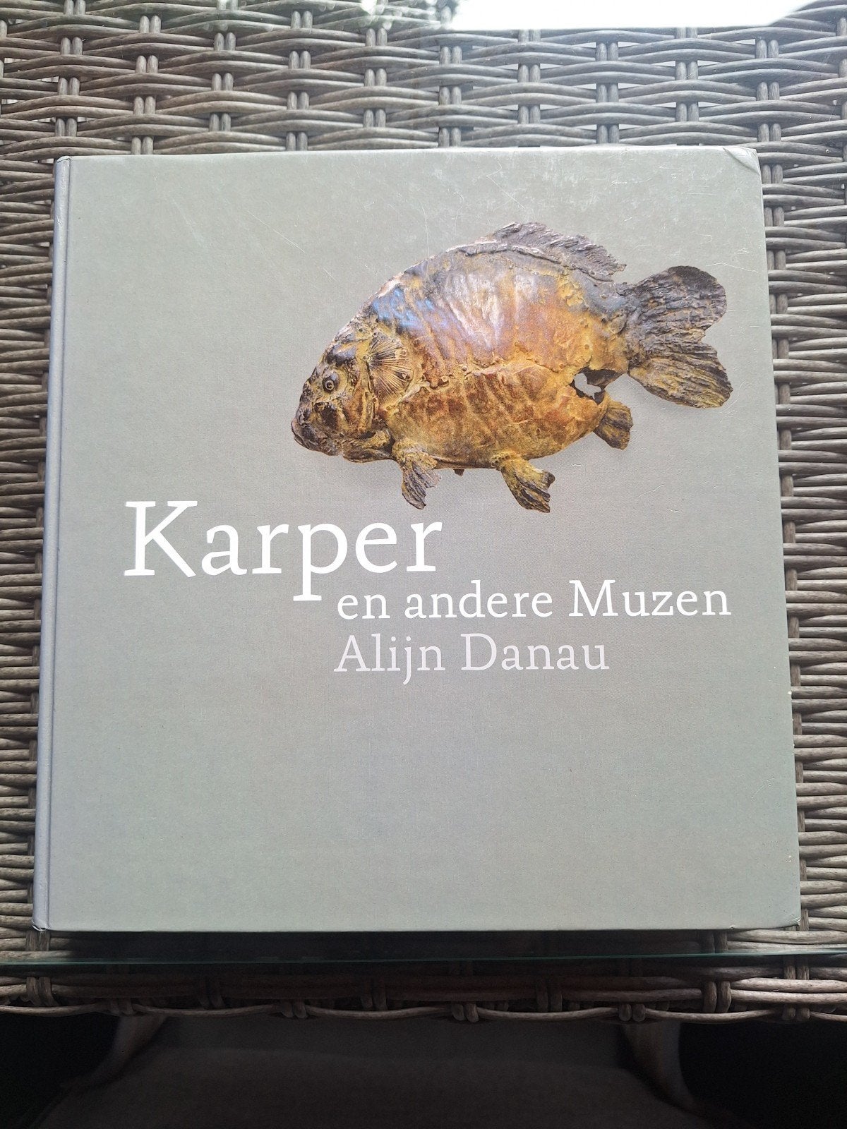 Karper en andere Muzen - Alijn Danau (Boek), Ophalen of Verzenden, Gebruikt
