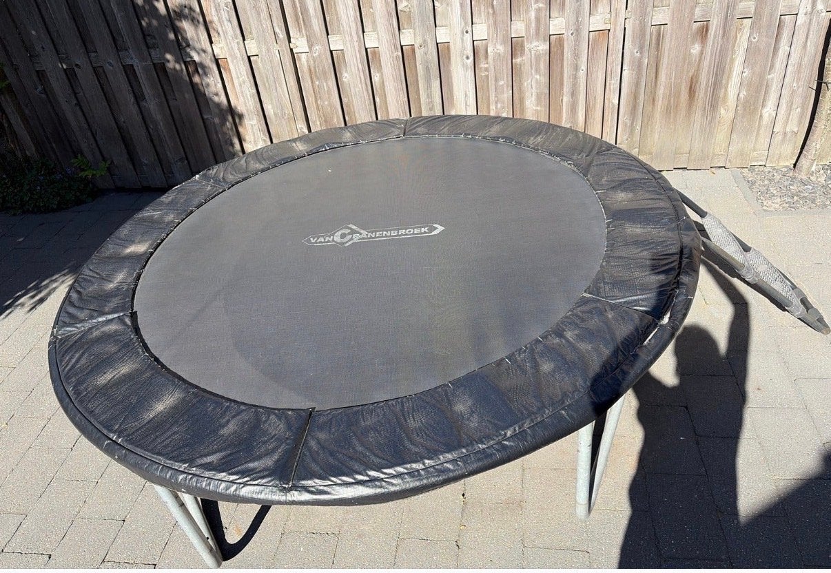 trampoline met zwarte beschermrand (230cm), Ophalen of Verzenden, Gebruikt