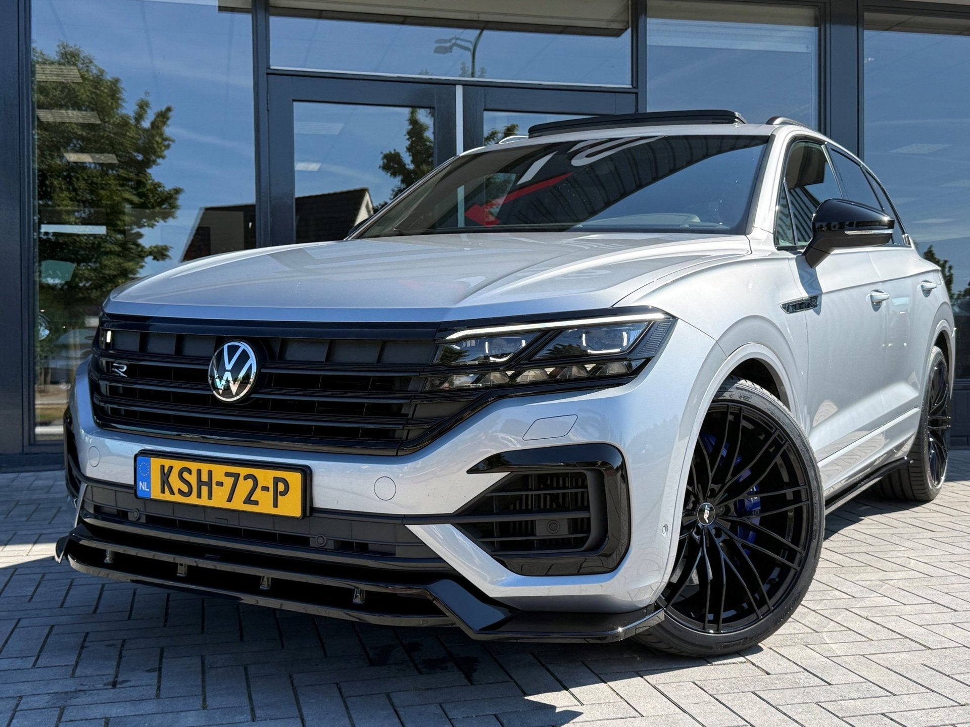 Volkswagen Touareg 3.0 TSi eHybrid R Line 4MOTION 462PK Maxt, Auto's, Automaat, Gebruikt, 2995 cc, 462 pk