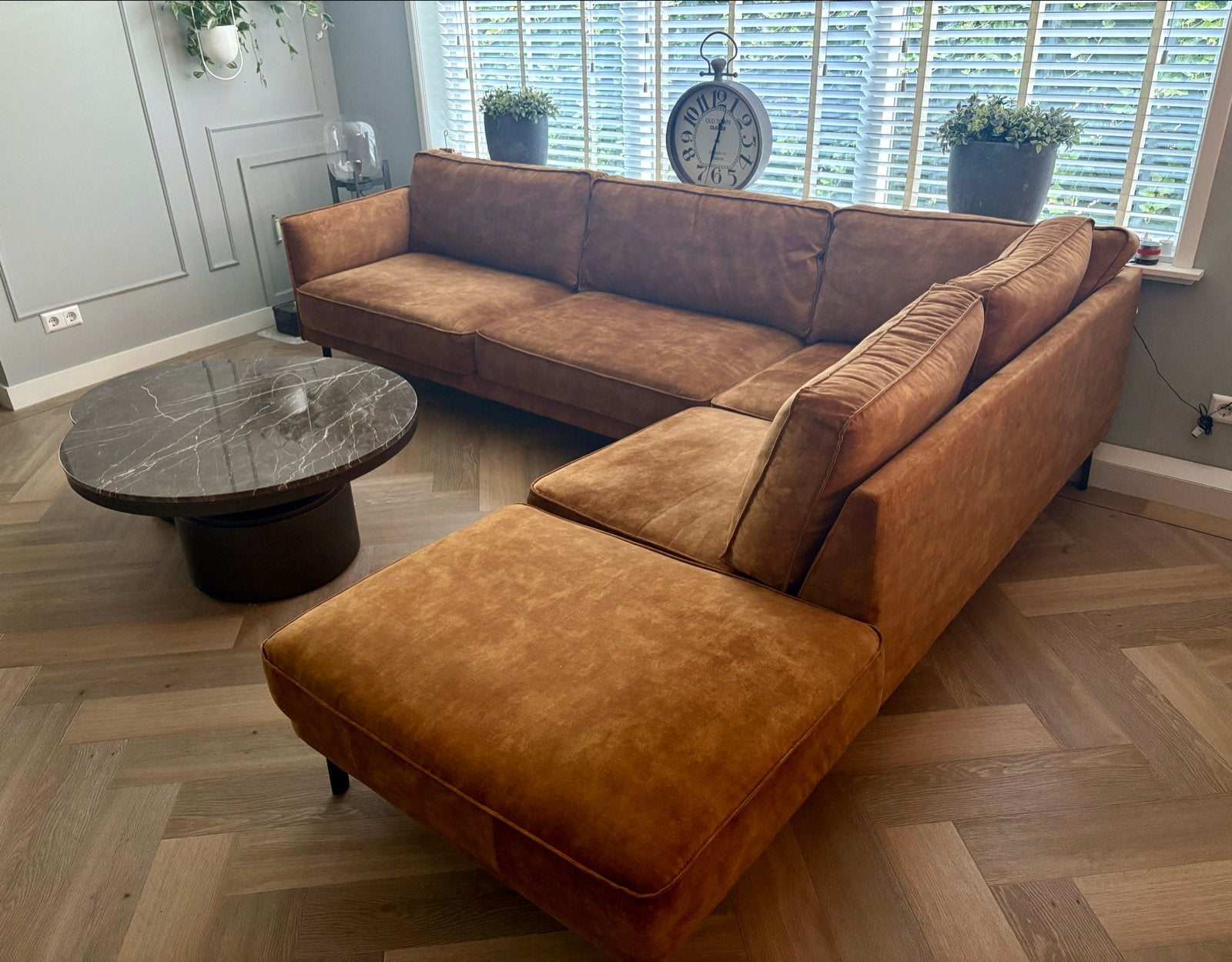 Cognac-kleurige Hoekbank / lounge bank - 235x285 cm (stof), Ophalen, 250 tot 300 cm, Hoekbank, Zo goed als nieuw