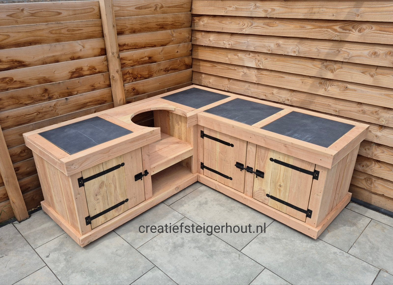 Buitenkeuken Douglas hoekkeuken kamado Bastard mancave, Tuin en Terras, Buitenkeukens, Nieuw, Houtskool, Inbouw, Vrijstaand, Ophalen of Verzenden