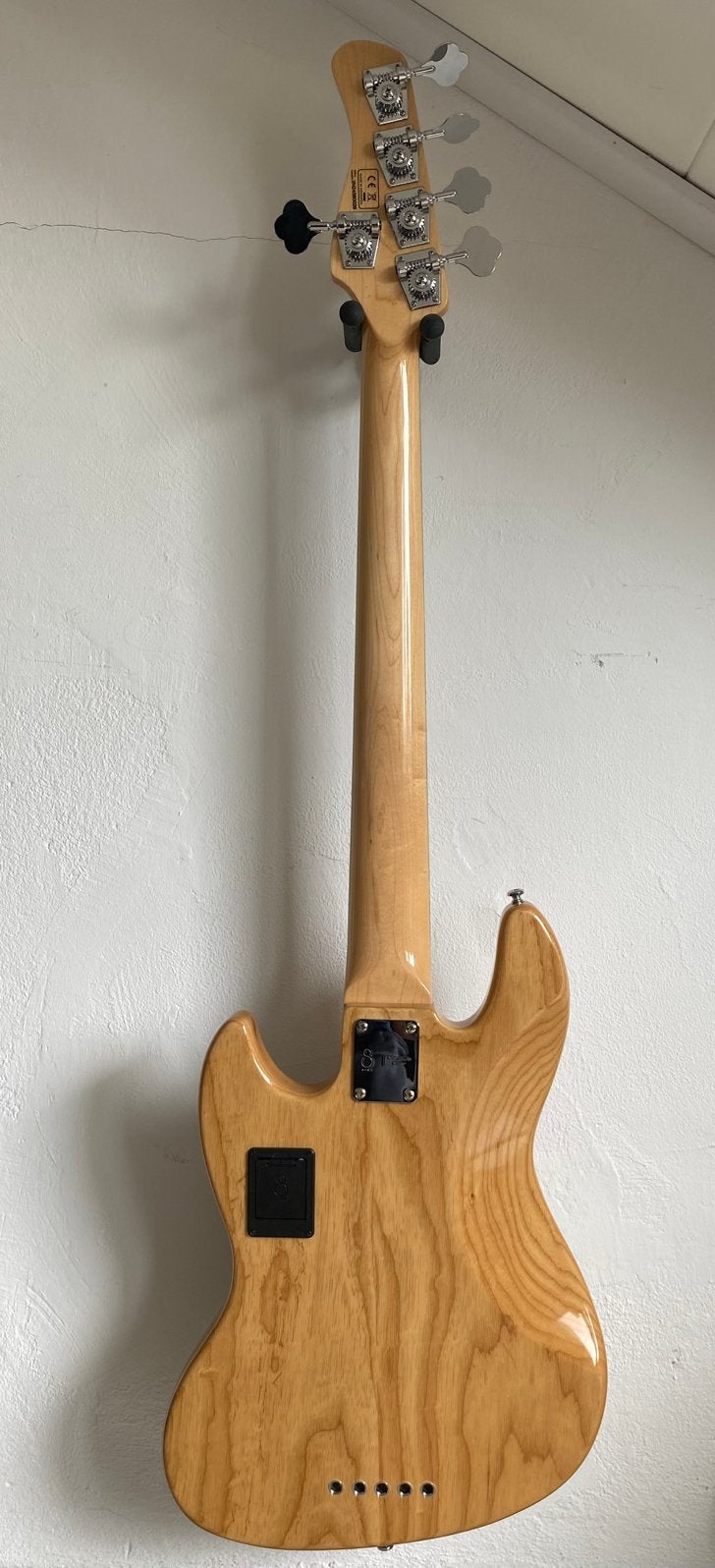 Sire V7 5 snarige bass, Muziek en Instrumenten, Ophalen, Zo goed als nieuw
