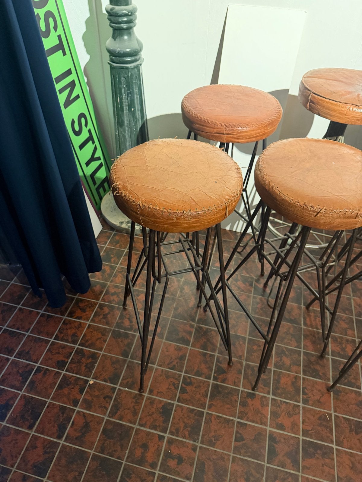 Set van 17 vintage barkrukken met leren zitting, Ophalen, Gebruikt, Leer, 90 cm of meer