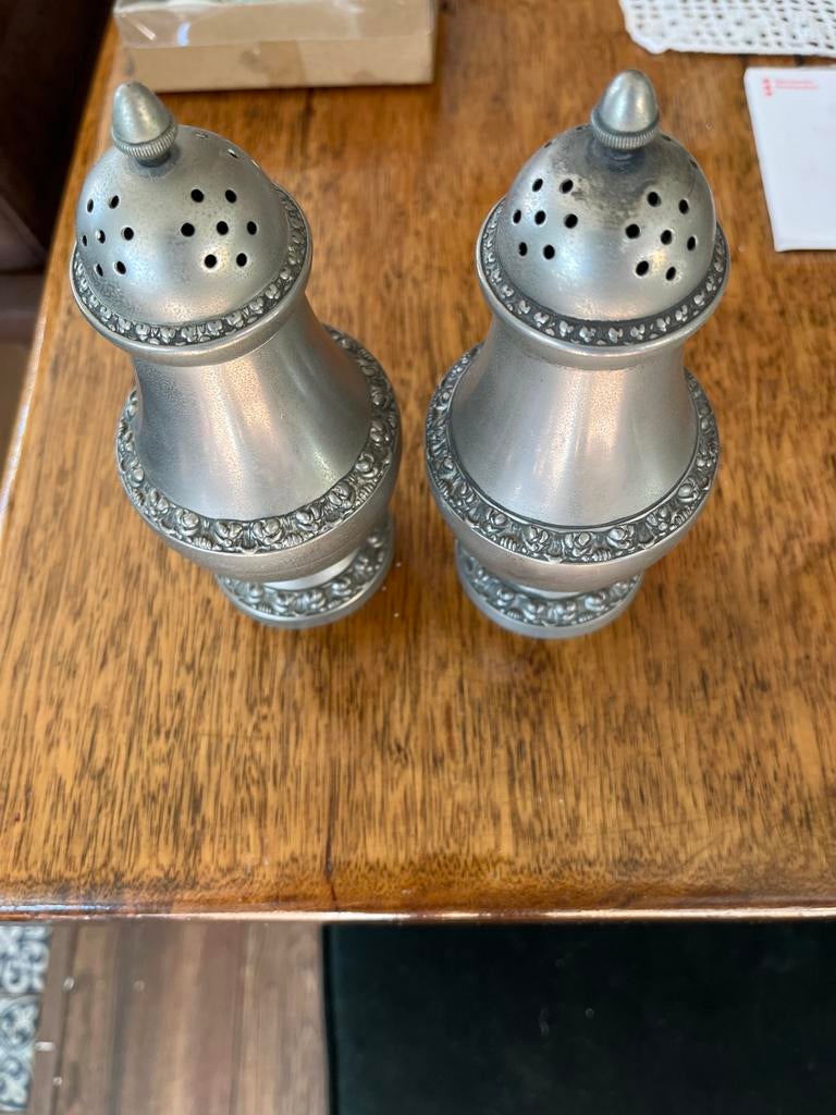 Vintage zilverkleurige peper- en zoutvaatjes, Ophalen of Verzenden