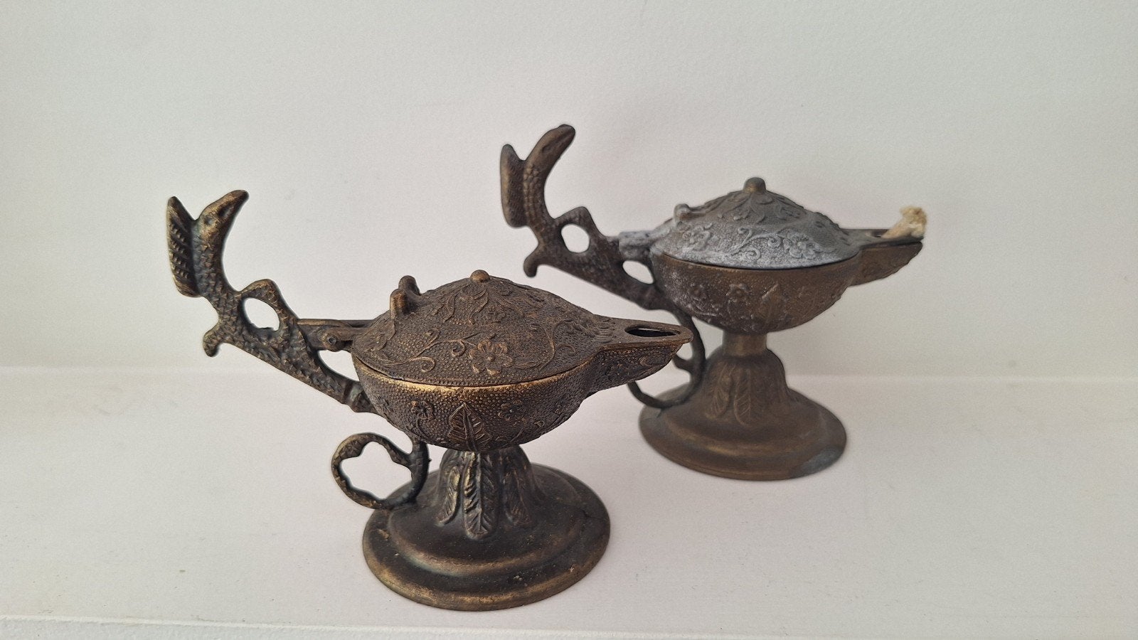 2x olielamp met decoratie van bloemen, Ophalen of Verzenden, Zo goed als nieuw, Metaal