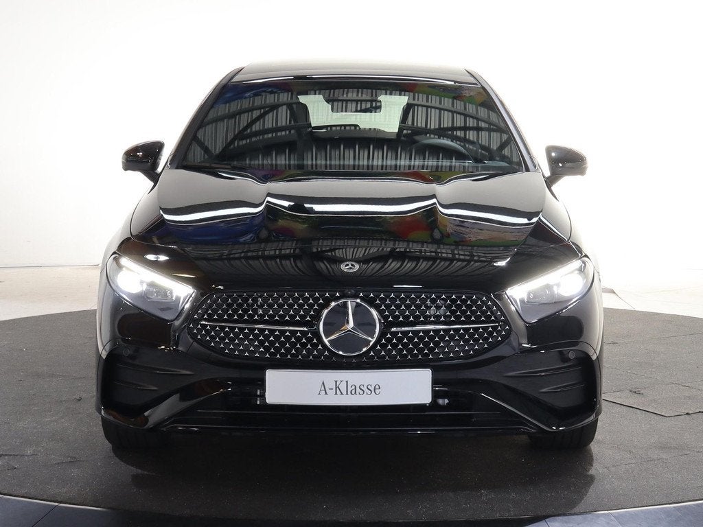 Mercedes-Benz A-klasse 250e Business Solution AMG | Panorama, Auto's, Mercedes-Benz, 4 cilinders, Plug-in hybride, Bedrijf, Nieuw