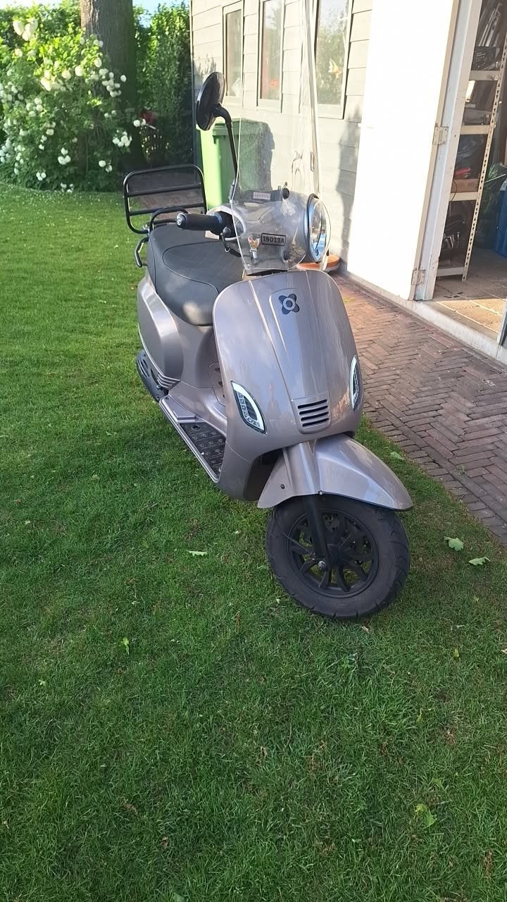 AGM Scooter - Goed onderhouden en betrouwbaar, Ophalen of Verzenden, Benzine, Overige merken