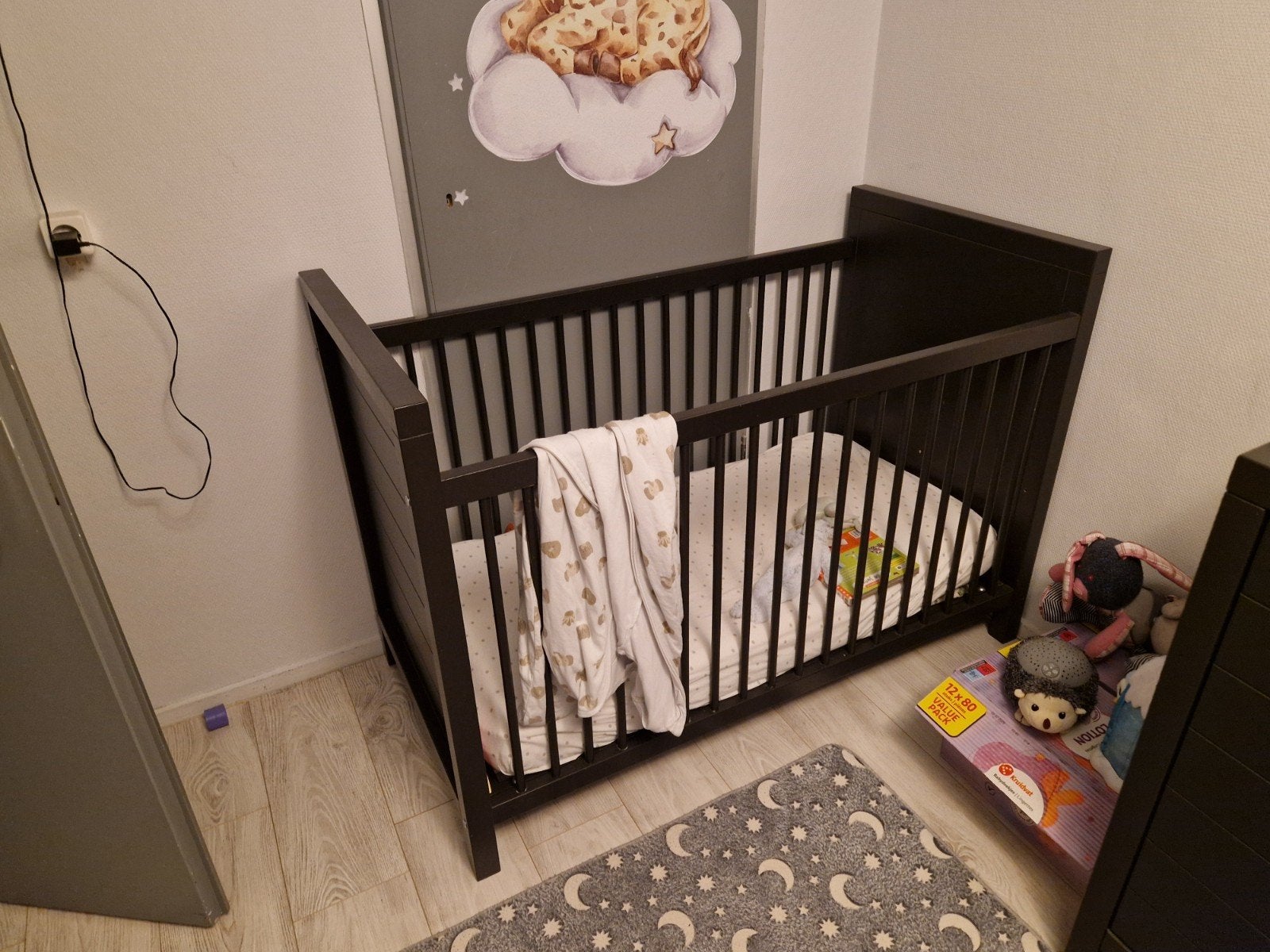 Bruine meubels kinder kamer, Kinderen en Baby's, Kinderkamer | Complete kinderkamers, Gebruikt, Jongetje of Meisje, Ophalen