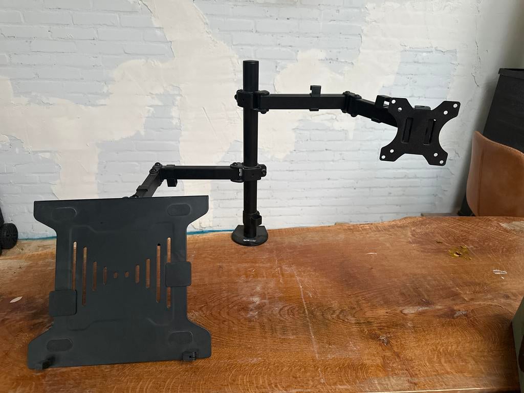 Monitorarm met laptopstandaard - Zo goed als nieuw, Computers en Software, Monitoren, Ophalen of Verzenden, Zo goed als nieuw