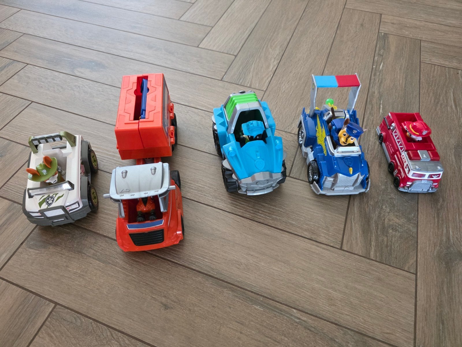 5 Paw Patrol auto's met figuren, Kinderen en Baby's, Speelgoed | Speelgoedvoertuigen, Ophalen of Verzenden, Zo goed als nieuw