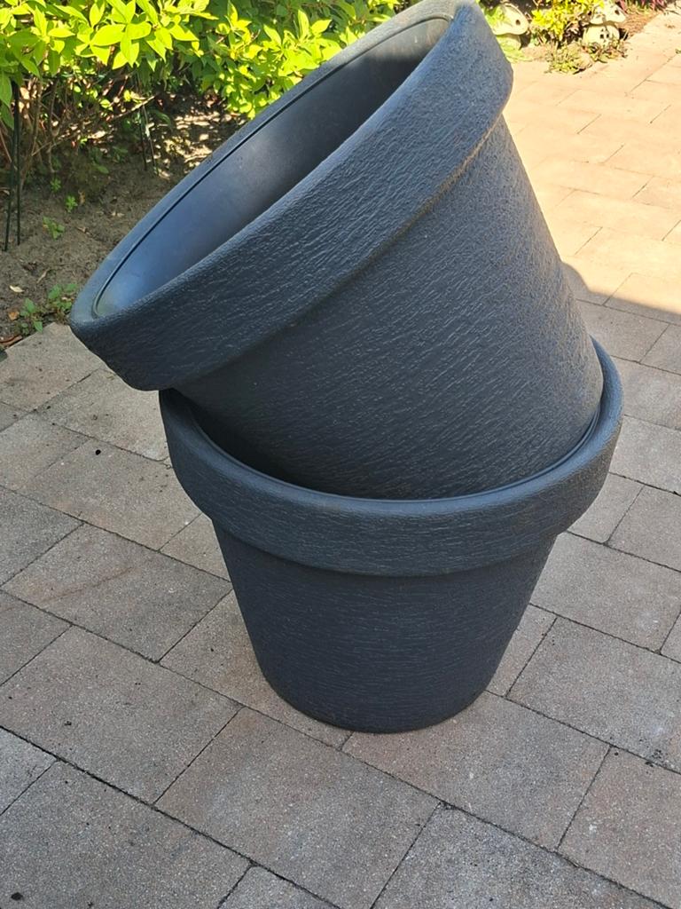 Grote grijze kunststof bloempotten, set van 2, Tuin en Terras, Bloempotten, Ophalen, Kunststof, Gebruikt, 40 cm of meer
