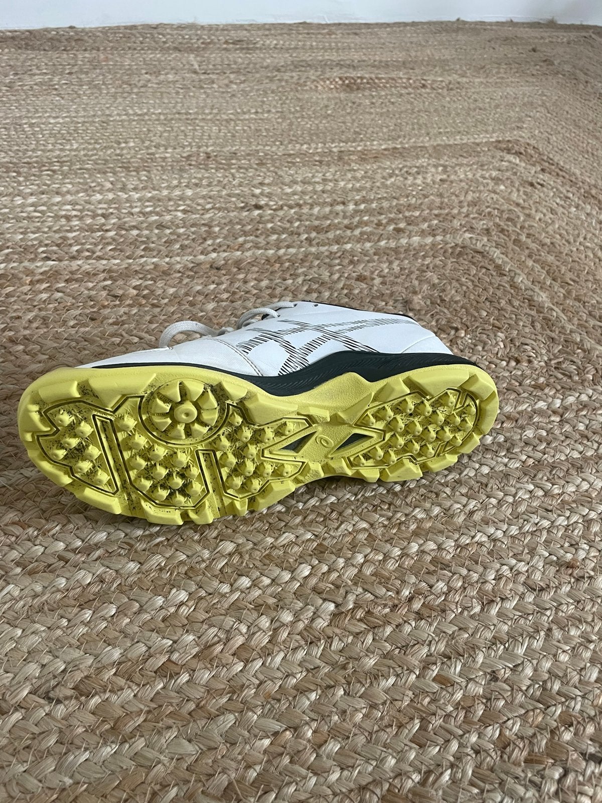 Hockeyschoenen buiten - Asics, Ophalen of Verzenden, Gebruikt, Schoenen