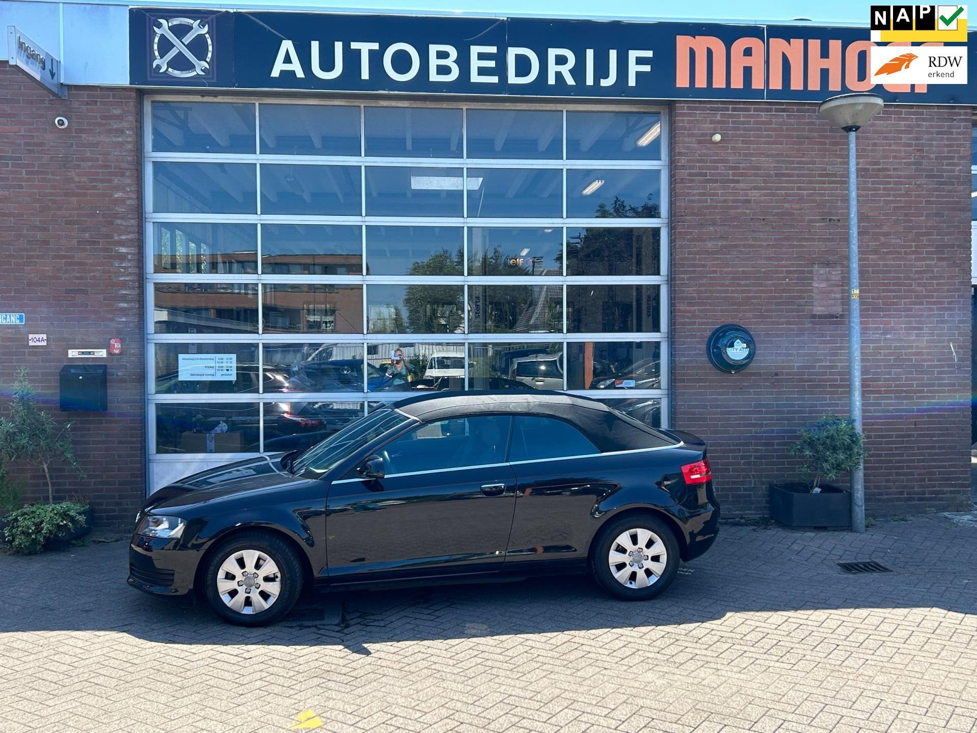 Audi A3 Cabriolet 1.8 TFSI Attraction Pro Line Business, Auto's, Voorwielaandrijving, Euro 5, Gebruikt, Zwart