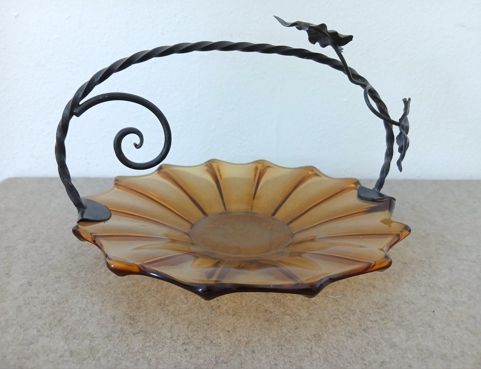 Art Deco  antieke amberkleurige (fruit)schaal, België 1935, Ophalen