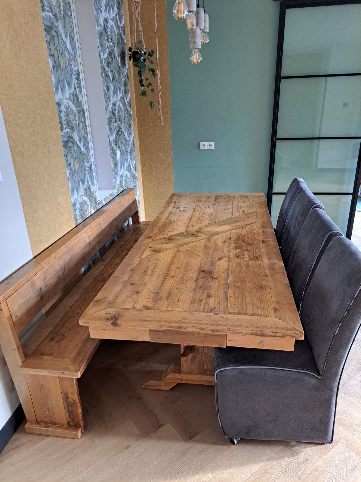 Robuuste houten eettafel met bank en stoelen, Huis en Inrichting, Ophalen, Gebruikt, Rustiek, 50 tot 100 cm