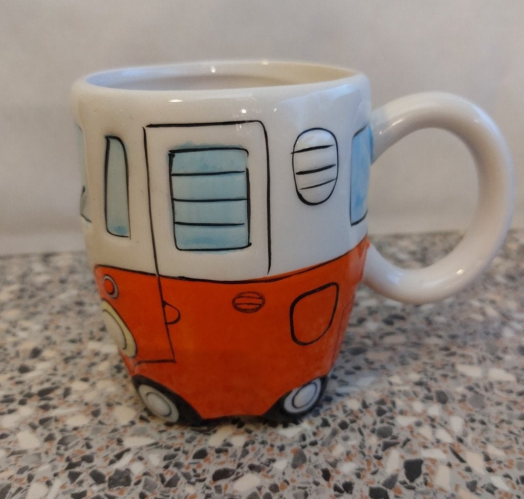 Beker Mok Peace Volkswagen Camperbusje Oranje met oor, Ophalen of Verzenden, Zo goed als nieuw, Overige stijlen, Kop(pen) en/of Schotel(s)