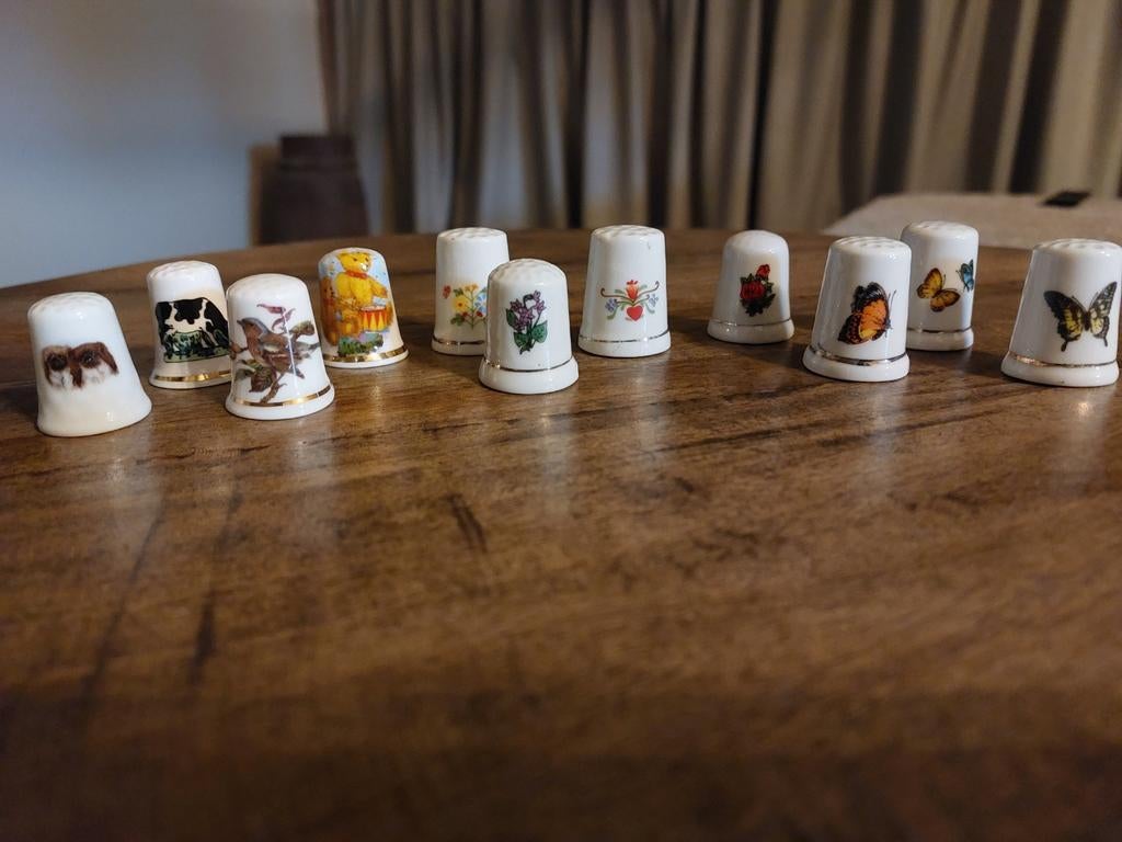 11 Vingerhoedjes, Ophalen of Verzenden, Gebruikt, Porselein, Nederland