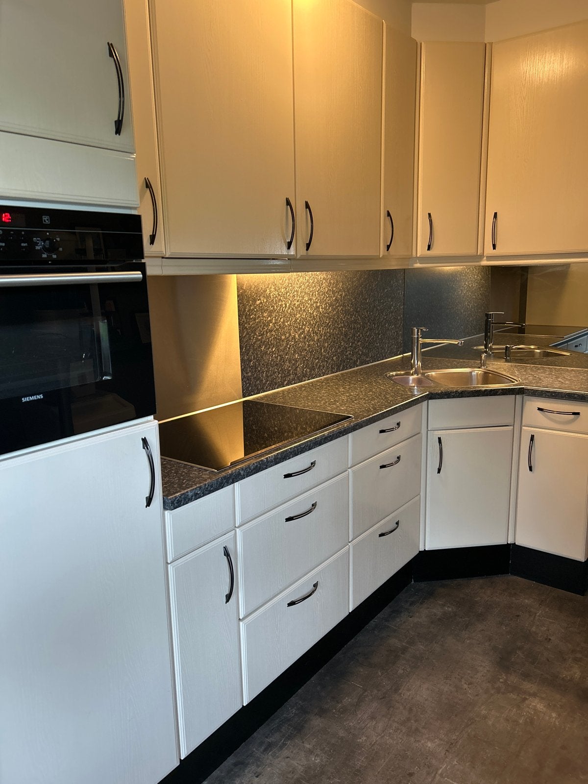 Complete keuken met statafel en lades, Ophalen, Gebruikt, Hoekkeuken, Kunststof