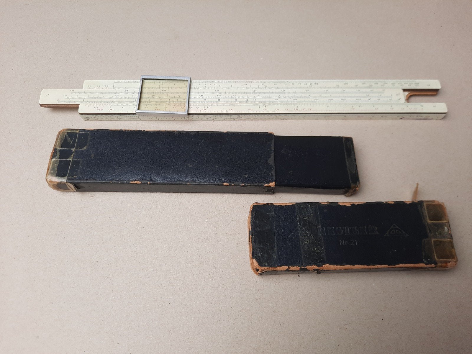Antieke rekenliniaal met etui - Vintage rekeninstrument, Antiek en Kunst, Ophalen of Verzenden