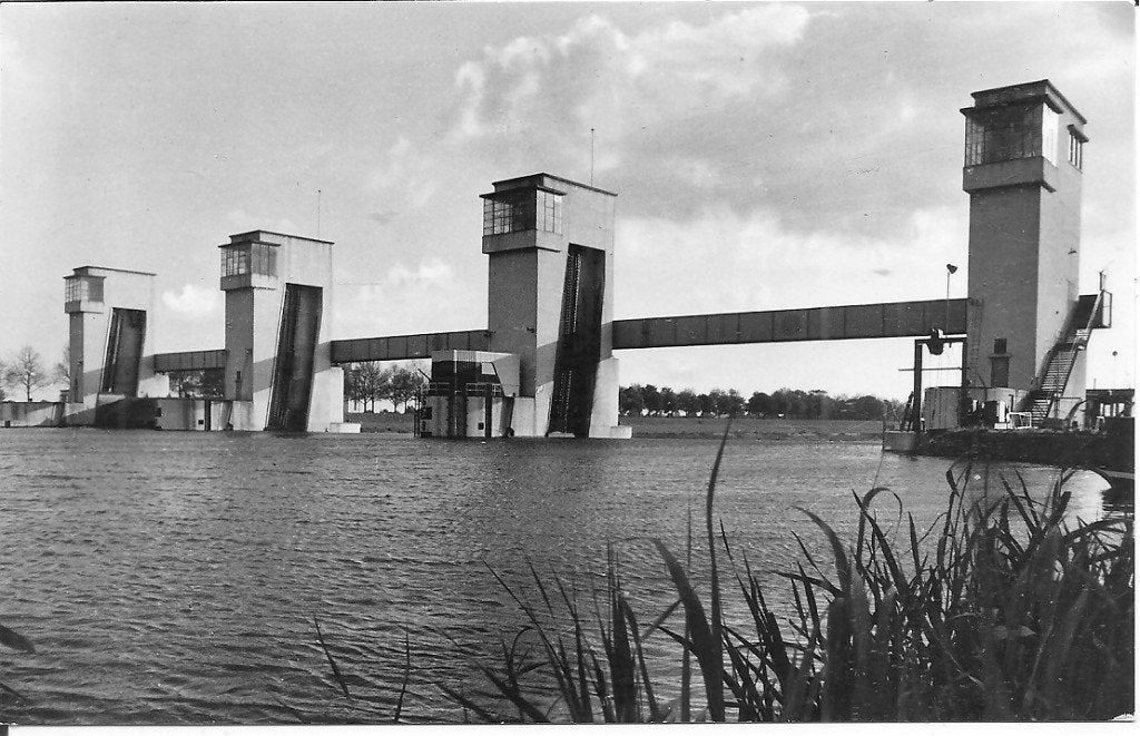Ansichtkaart Stuw in de Maas, Alphen a/d Maas, Ophalen of Verzenden, 1960 tot 1980, Ongelopen, Gelderland
