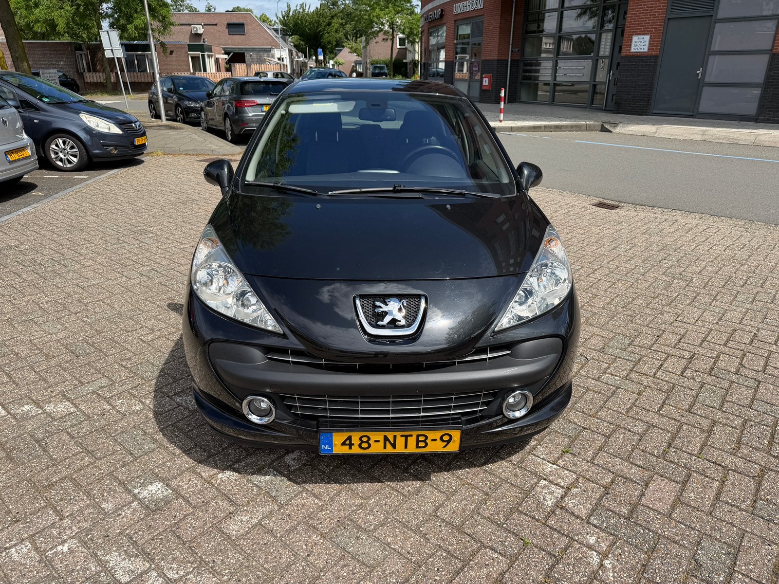 Peugeot 207 - 5-deurs - Automaat - 84.000 km - 2007 - 88KW, Auto's, 4 cilinders, 1209 kg, Zwart, 14 km/l