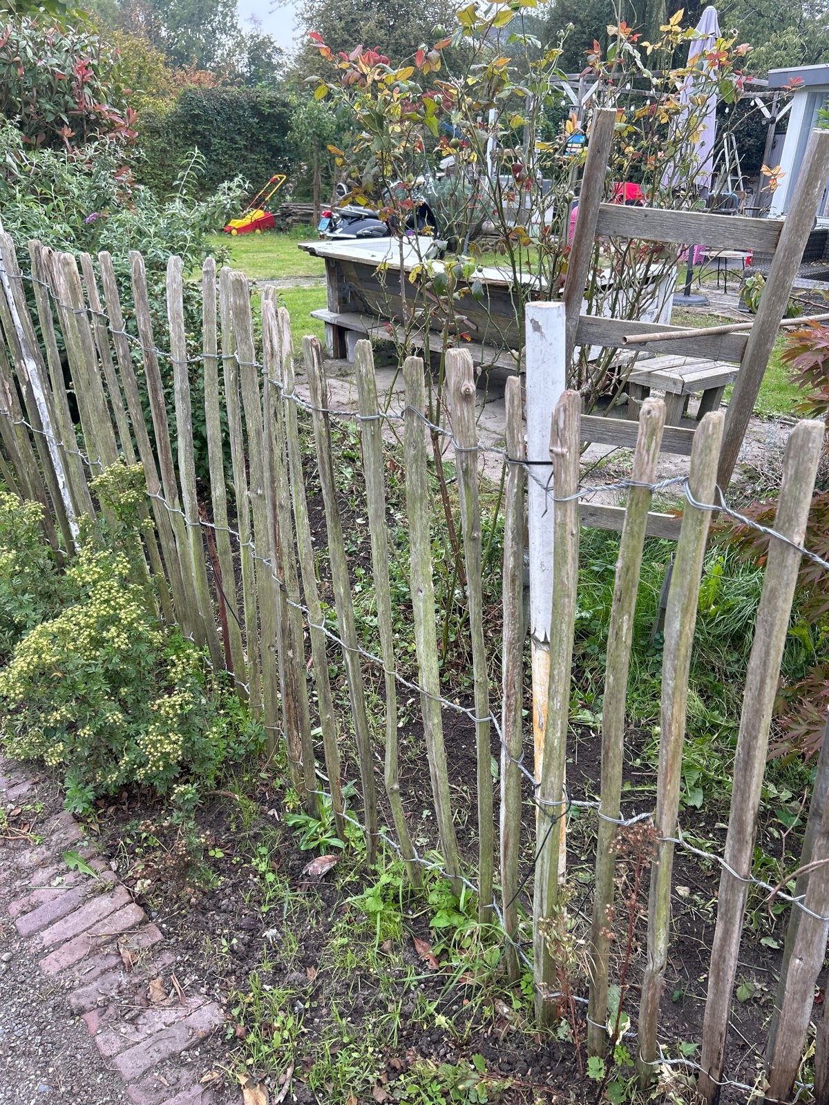 Rustiek houten schapenhok/tuinhek 15 meter, Ophalen of Verzenden, Gebruikt, Hout, Tuinhek
