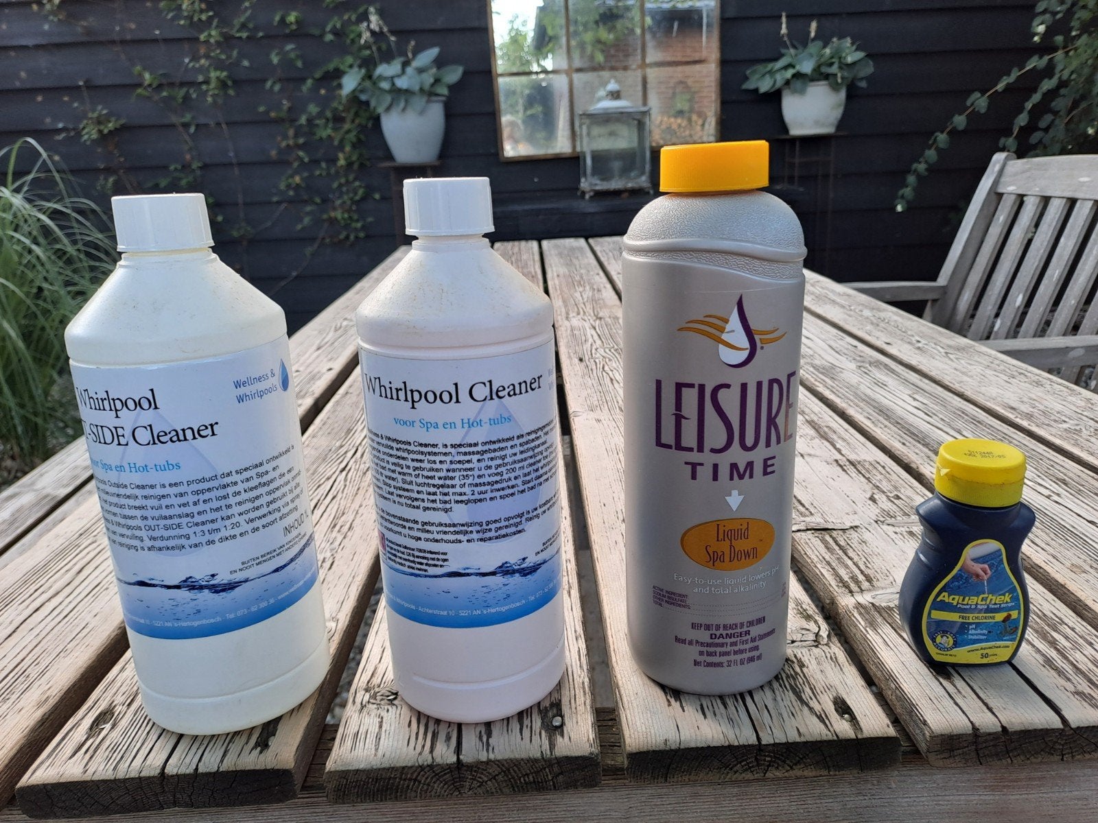 Whirlpool reinigingsmiddelen en teststrips, Ophalen, Zo goed als nieuw, Reinigingsmiddel