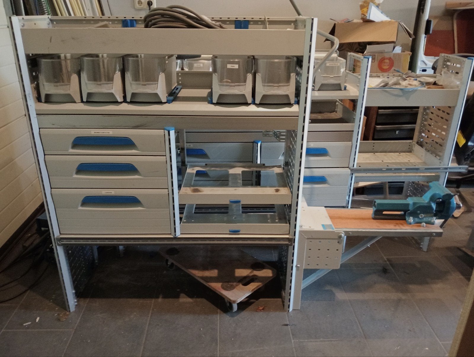 bedrijfswagen interieur, Ophalen, Zo goed als nieuw