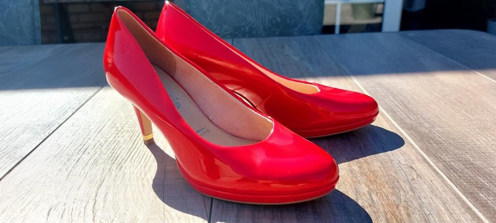 Zgan Rode Tamaris hakken, pumps, maat 39, Tamaris, Pumps, Ophalen of Verzenden, Gedragen