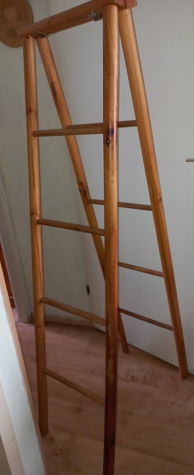 Houten handdoekenrek / kledingrek, Ophalen, Gebruikt