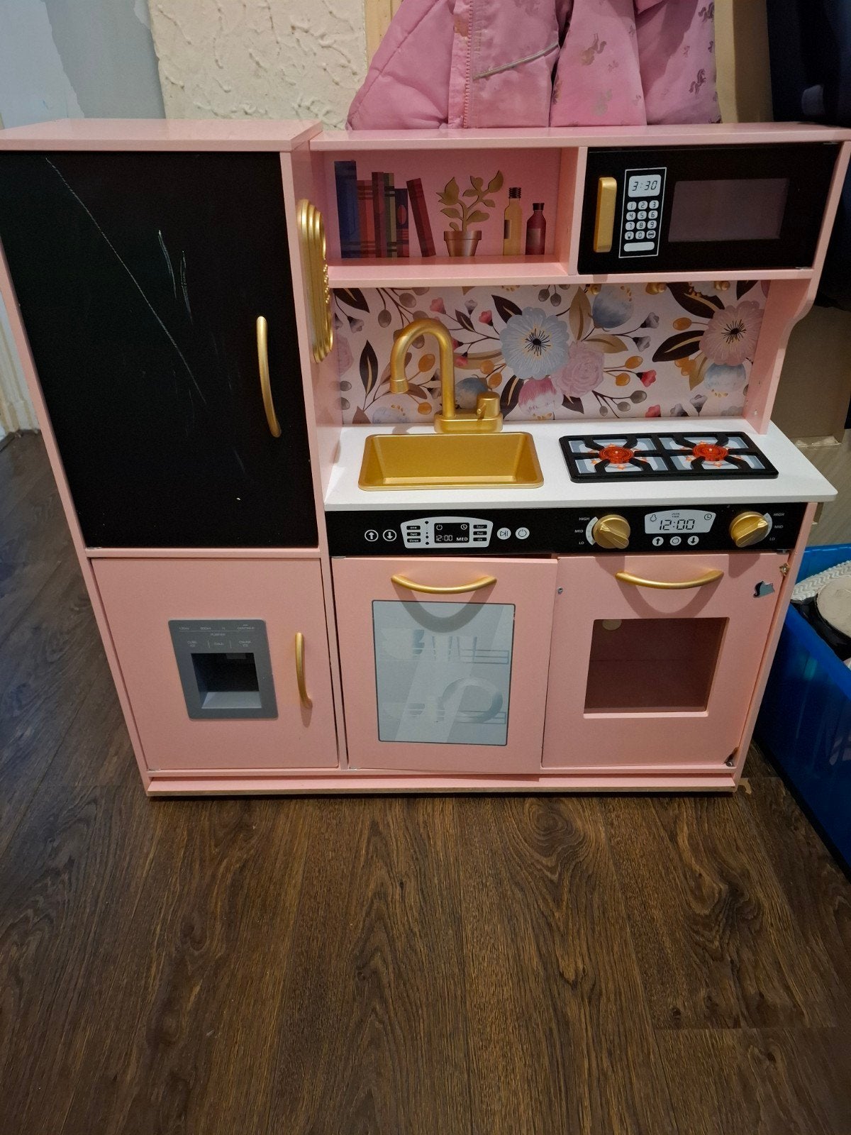 Roze speelkeuken met koelkast en magnetron, Kinderen en Baby's, Ophalen, Gebruikt, Hout, Speelkeuken