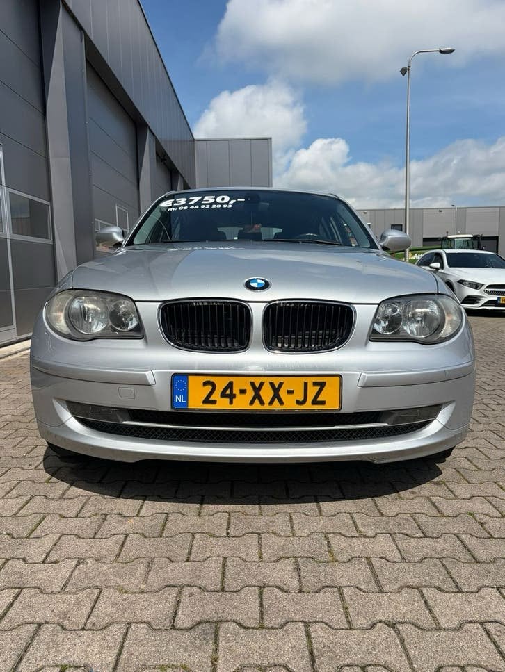 BMW 1-Serie busnisess line  116I 5DR 2007 Grijs, Auto's, 1-Serie, Elektrische ramen, 4 cilinders, 122 pk
