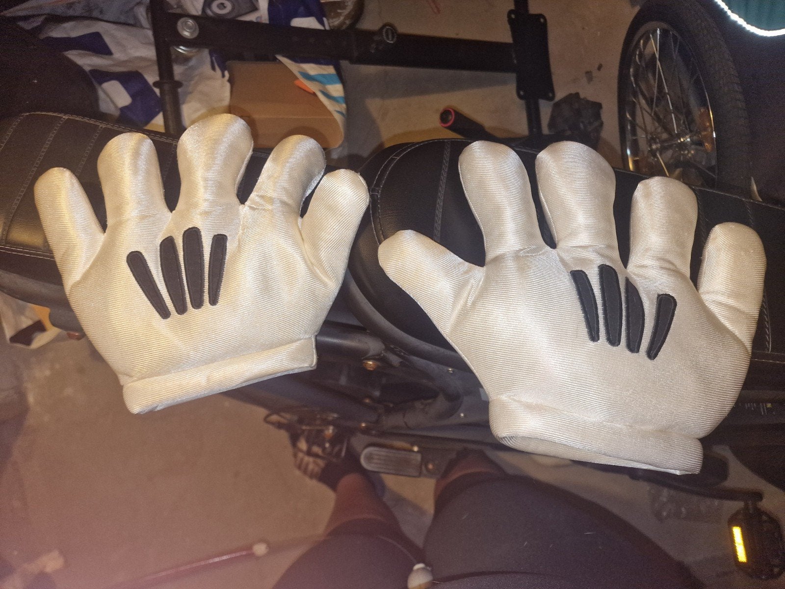 Minnie-Mickey Mouse handschoenen - zo goed als nieuw, Ophalen of Verzenden