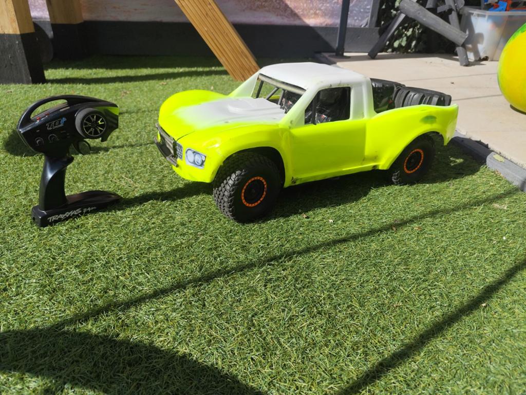 Traxxas UDR lees tekst, Ophalen of Verzenden, Gebruikt, Overige schalen, Auto offroad