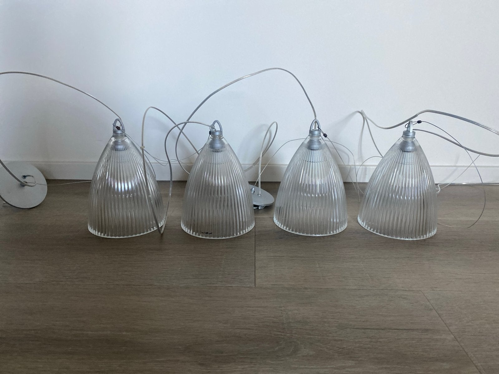Set van 4 Italiaanse design hanglampen - Gebruikt, Ophalen of Verzenden, Gebruikt, Glas, E14 (klein)